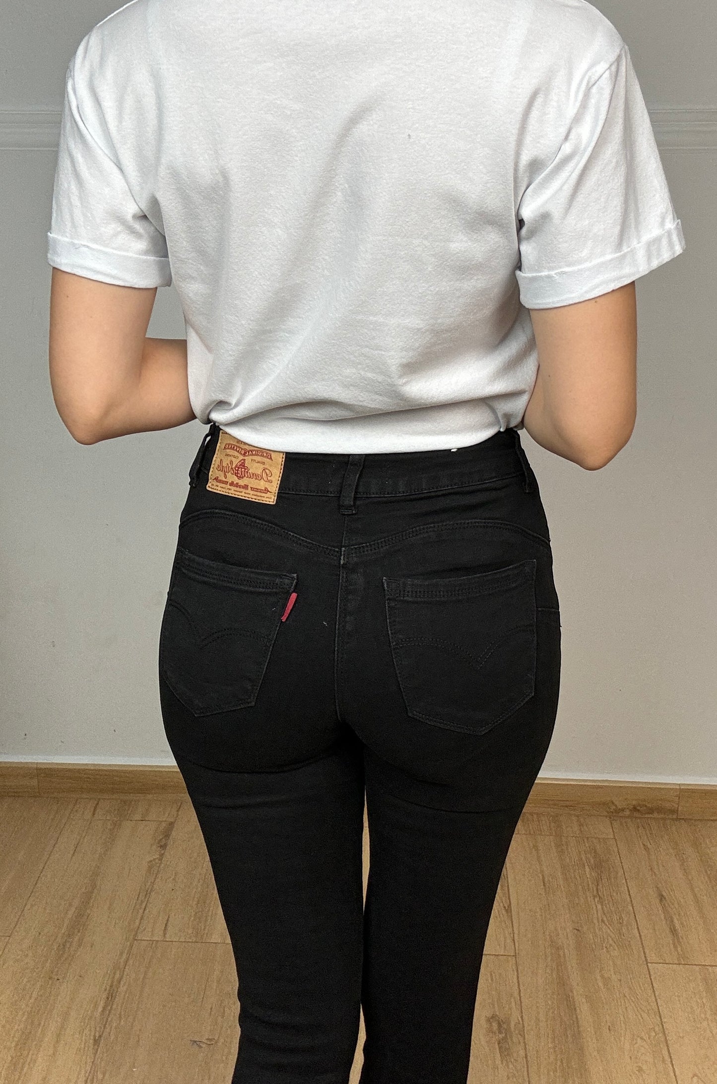 PANTALÓN LEVIS PITILLO NEGRO