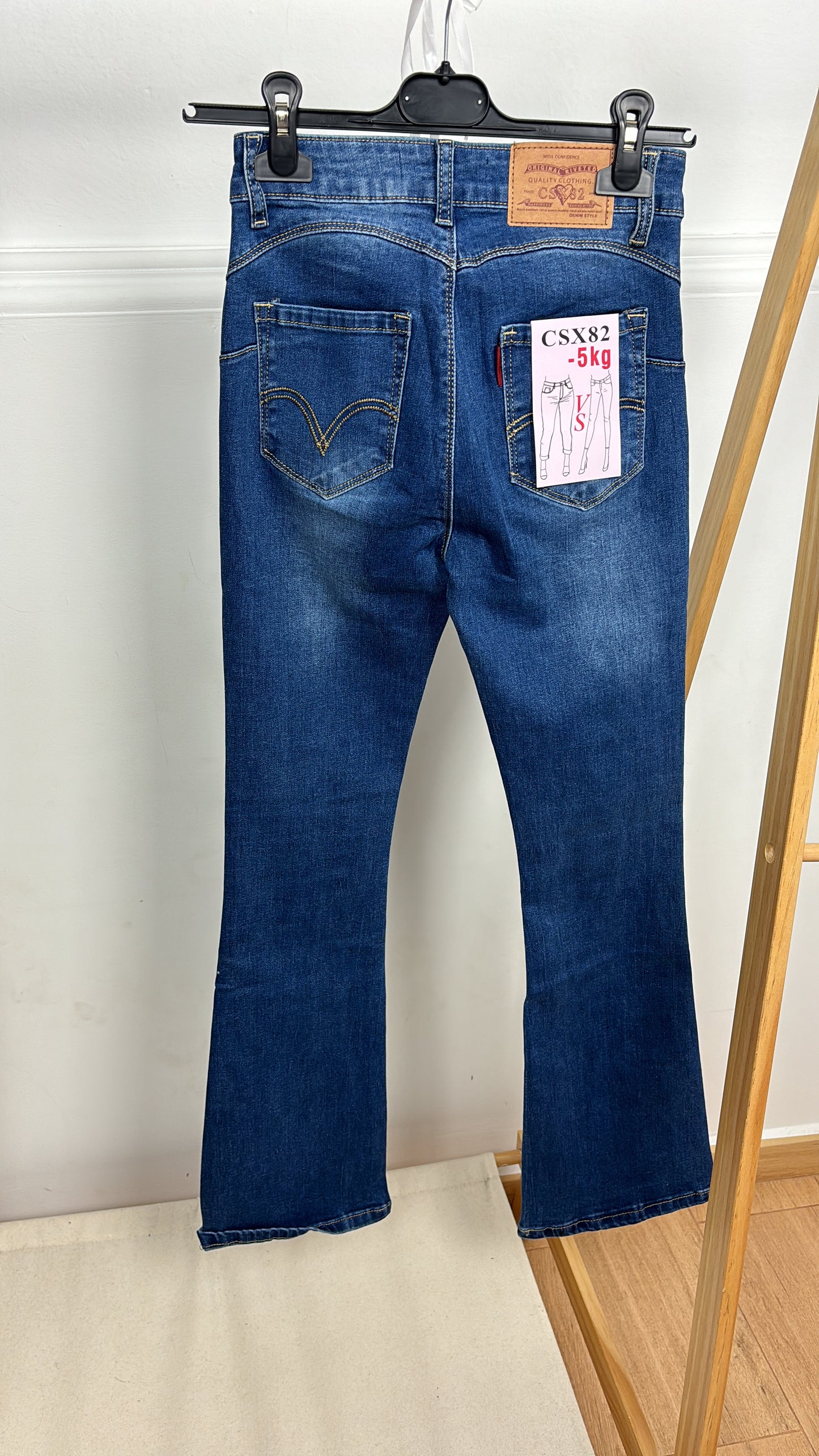 PANTALÓN DESGASTADO LEVIS CAMPANA