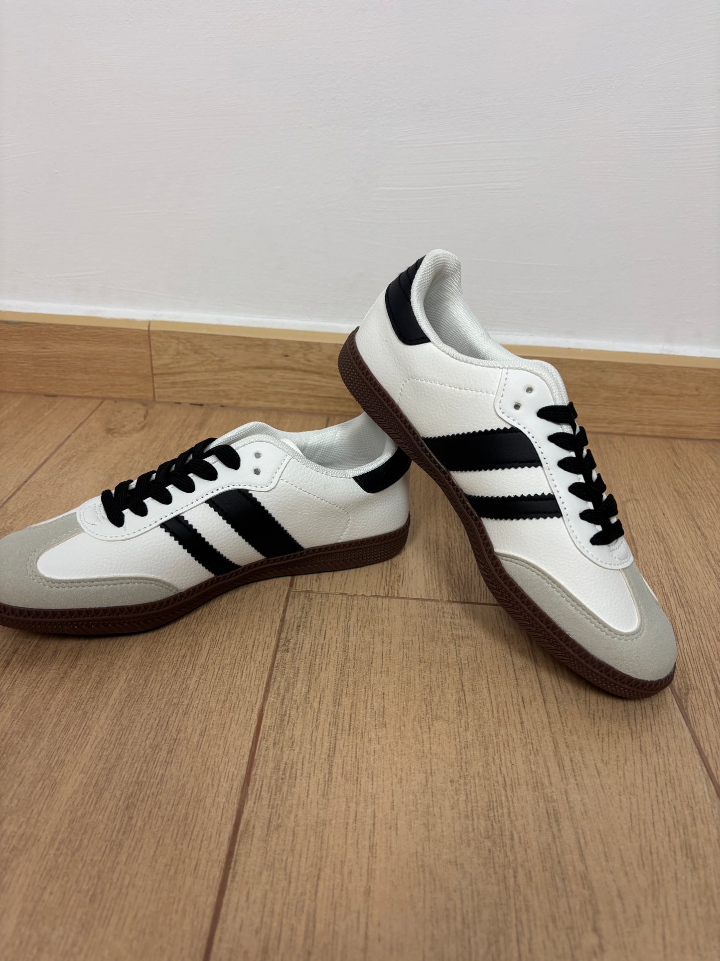 Zapatillas Adi blanca