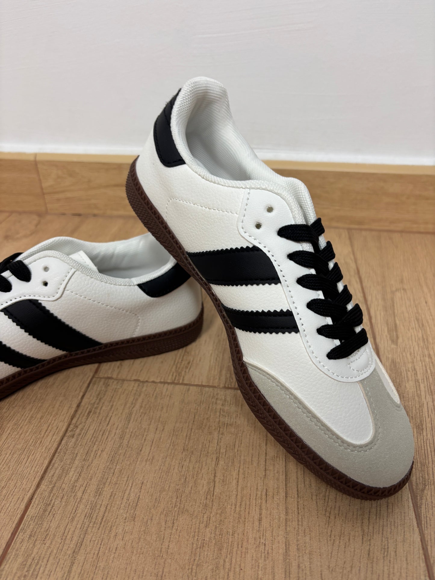 Zapatillas Adi blanca