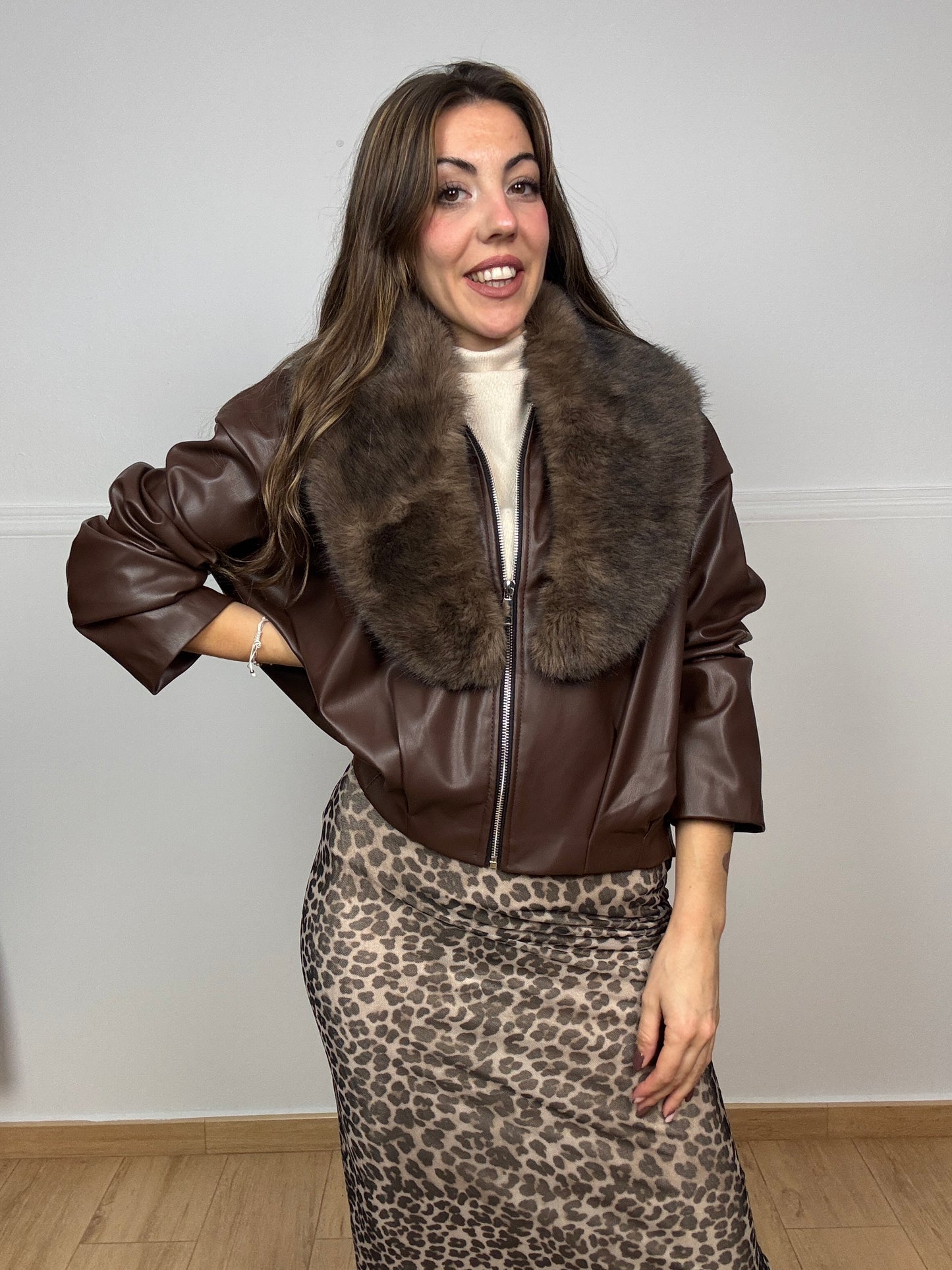 BOMBER MARRÓN (pelo a parte)